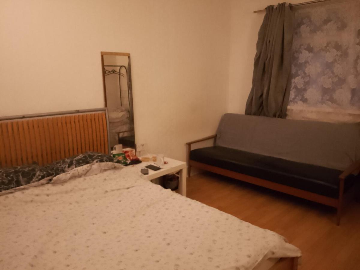 לונדון Private Rooms In 3 Bedroom Flat!! מראה חיצוני תמונה